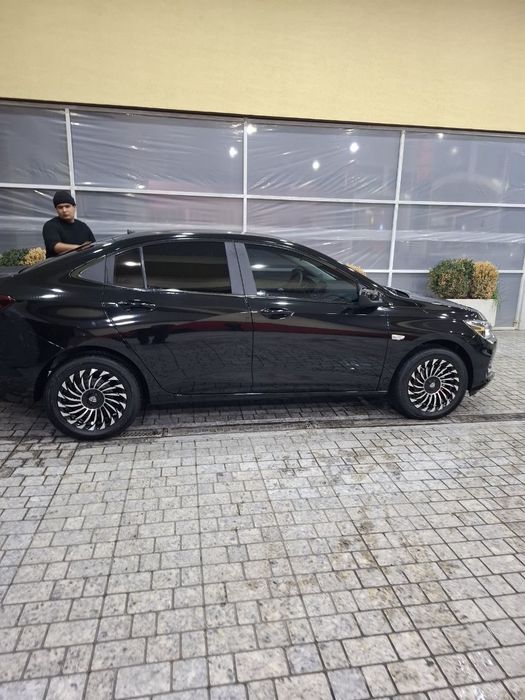 Avtomobil Onix lt