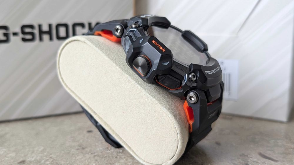 Casio G-Shock GBD-H2000-1AER G-SQUAD Solar 6 SENSOR