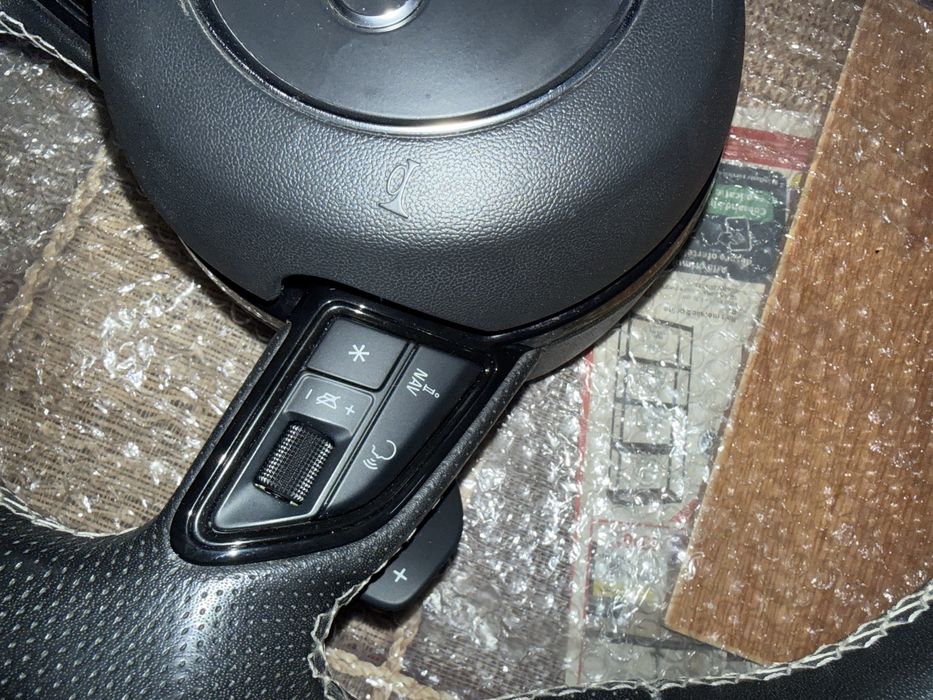 Volan Audi A6/A7/A8 cu padele - stare impecabila