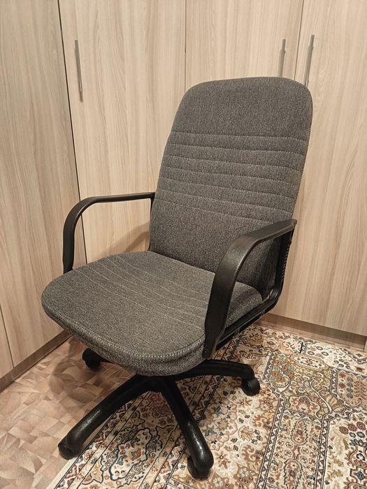 Продам офисное кресло