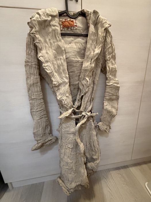 Ефектно тънко яке с метални нишки в материята