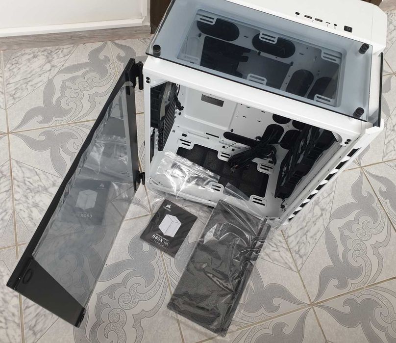 Carcasa  Corsair Crystal Series 680x RGB White