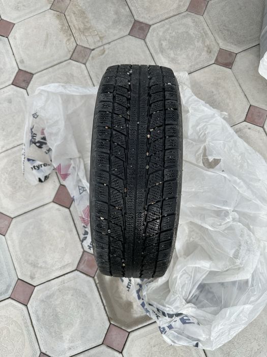 Продам комплект зимней ризины Triangle 185/65/R15