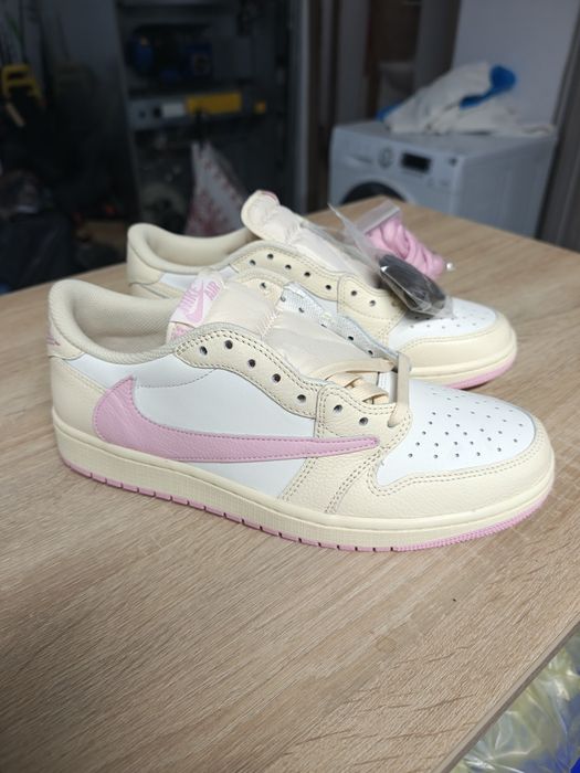 Travis Scott x Air Jordan 1 Low OG SP „Shy Pink”,