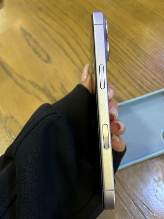 Новый iPhone 17 цвете 256 ГБ