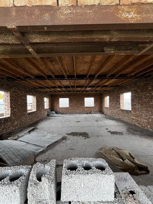 Продается дом ( не достроенный)