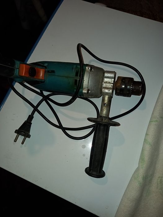 Дрель шурупаверт