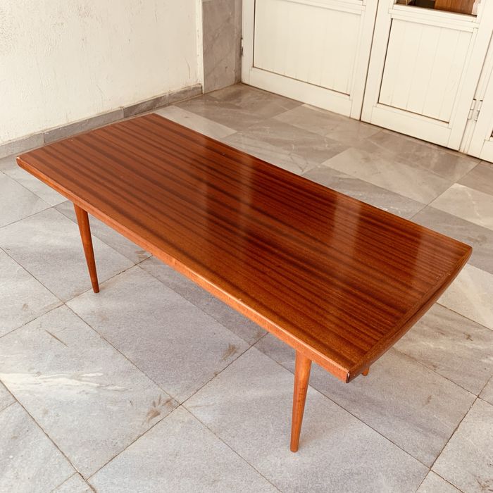 Продавам ретро маса в стил Mid-Century Modern – 60-те години