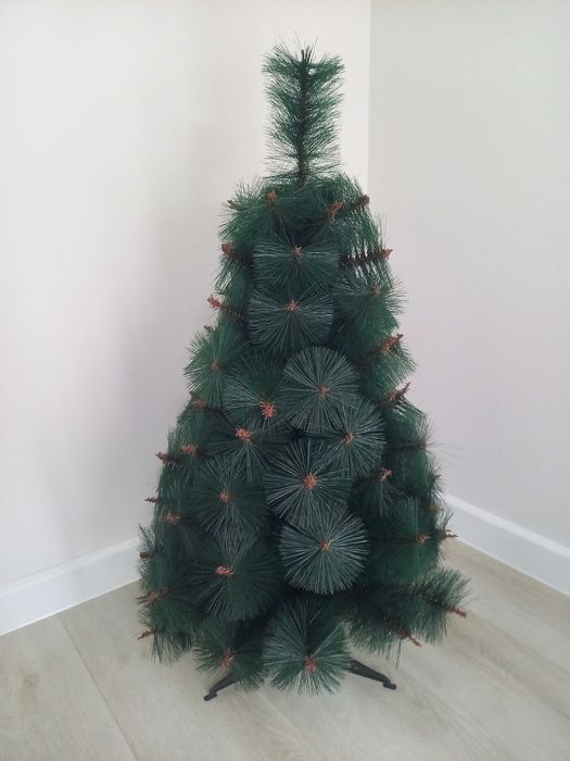 Ёлка             .