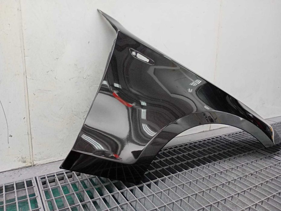 Aripa Fata Dreapta BMW E81 E87 An 2003-2010 (475 (Negru))