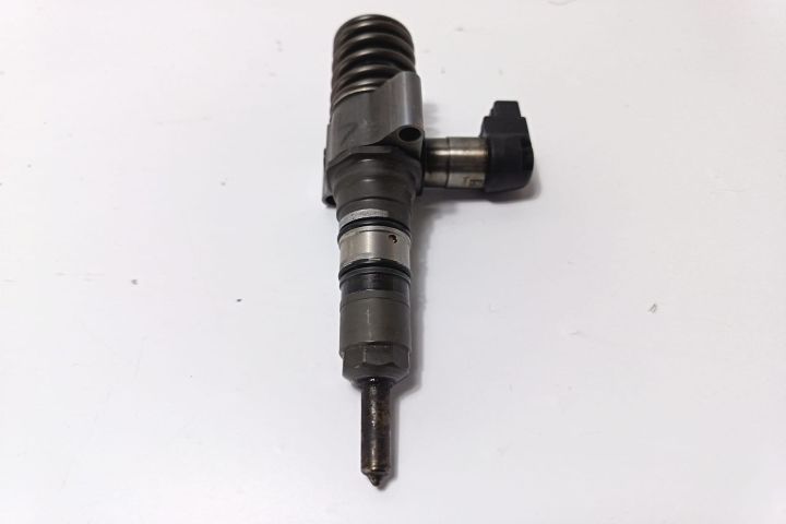 Injector 2.0 tdi 03G130073T Volkswagen VW Touran prima generatie (fac
