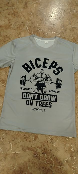 Футболка.           .