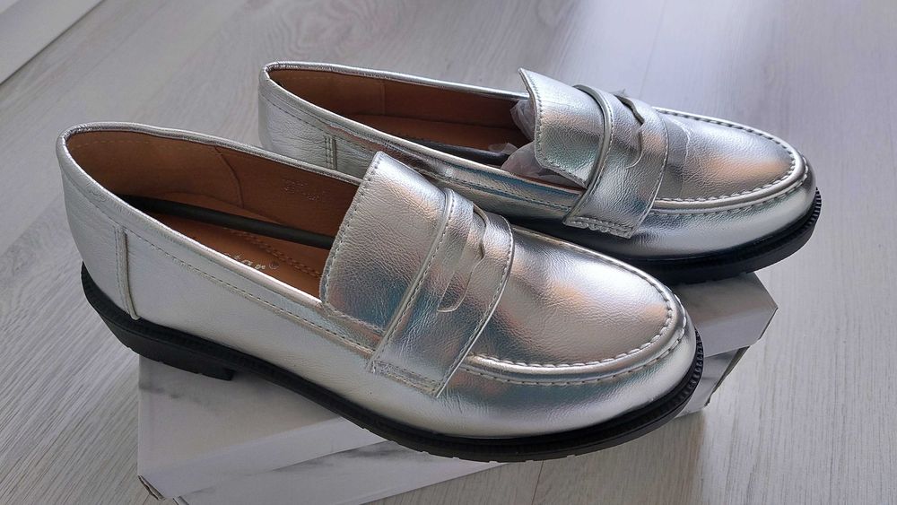 Mocasini argintii stil italian