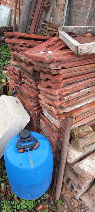 Керемиди Български и чисто нов бойлер Теси