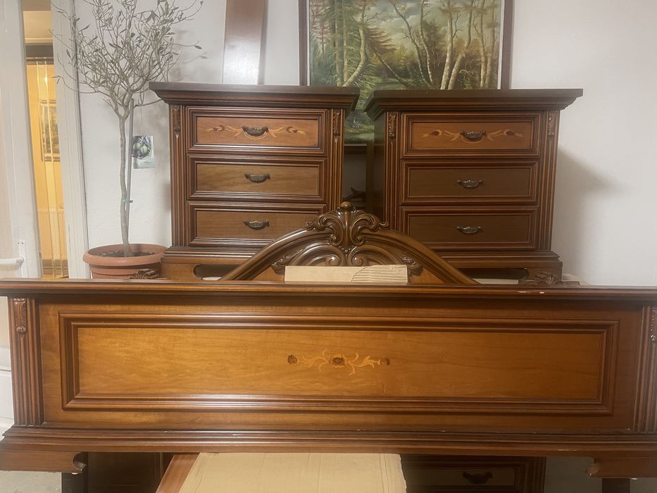 Pat lemn masiv, noptiere, comoda, somiera inclusa