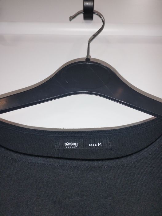 Черна рокля с дълъг ръкав