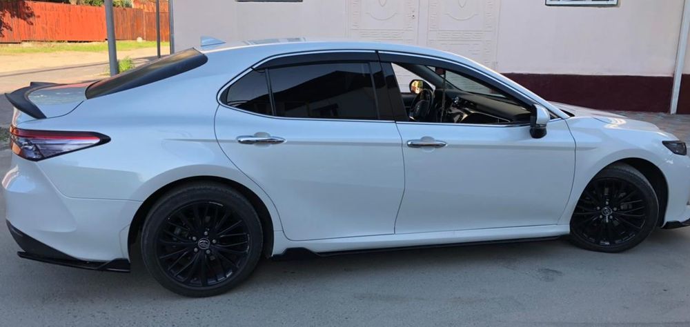 Сплиттер на Тойота Камри 70