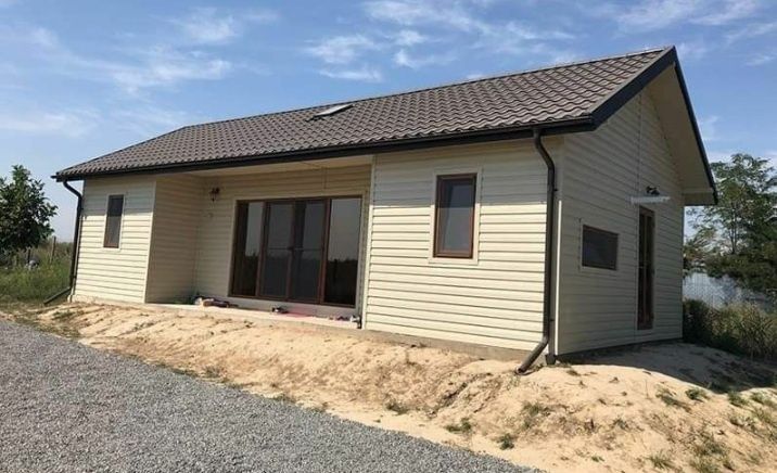 Vindem mai multe modelele de case din lambriu sau panouri sandwich