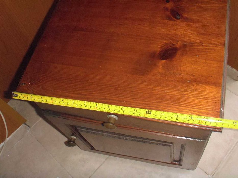 маса , нощно шкафче, табуретка