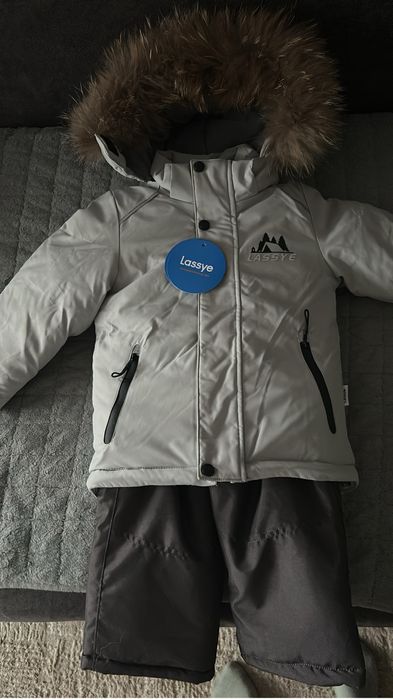 Продам комплект зимней одежды