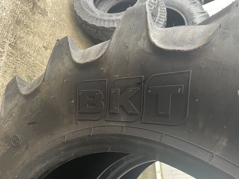 380/85R28 Cauciucuri noi agricole (14.9R28) BKT AGRMIAX anvelope FIAT