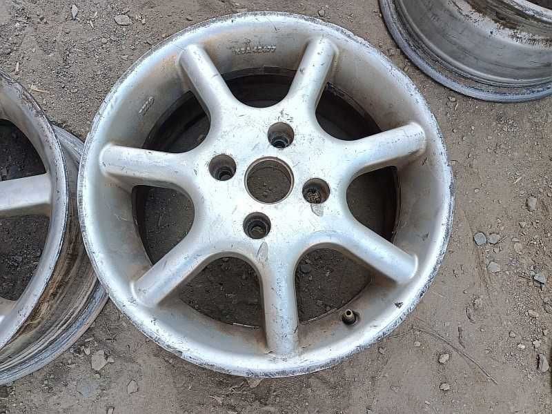 Продам ДВА оригинальных легкосплавных диска "EXIP" на Audi 80.