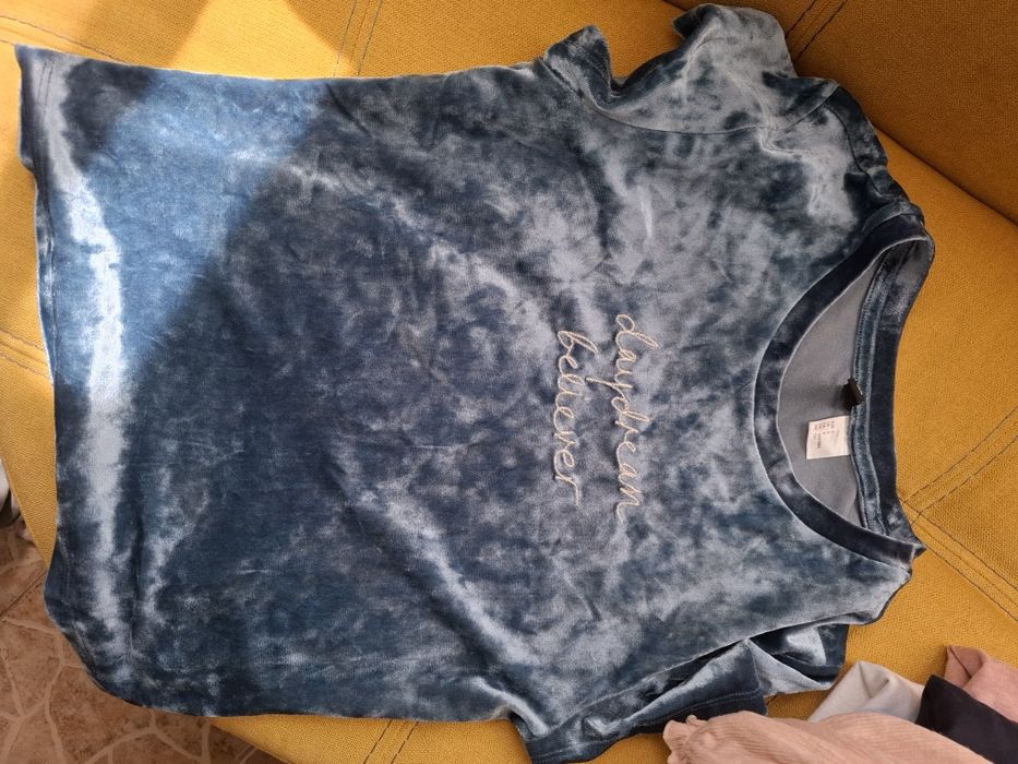 Къси панталонки и блузи