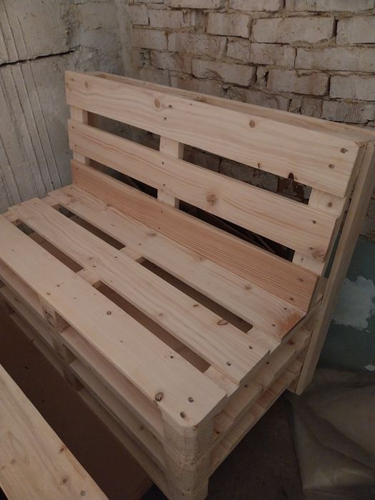 Пейки от чисто нови палети