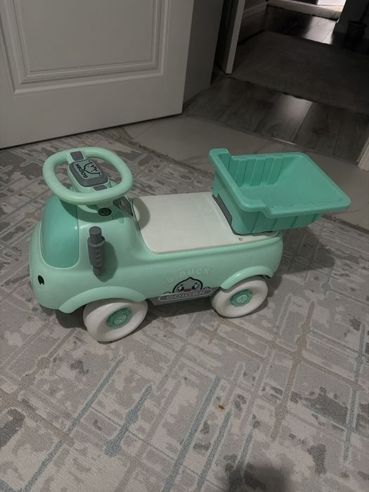 Машинка  каталка  игрушки