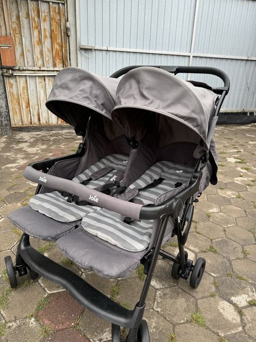 Коляска детская (для двойни)