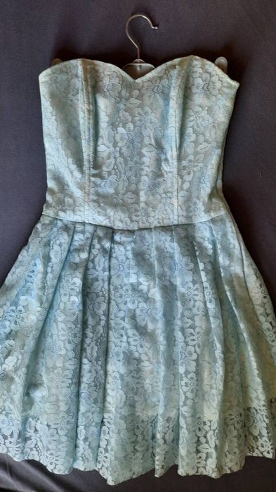 Официална дантелена рокля