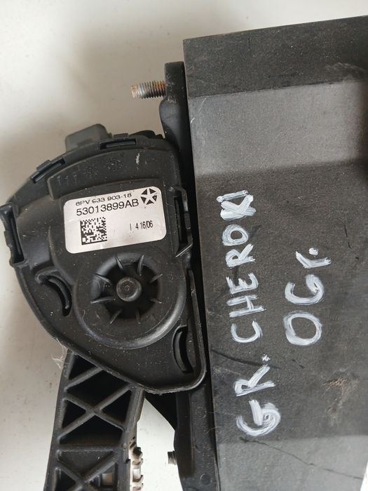 Педал за газ Grand Cherokee