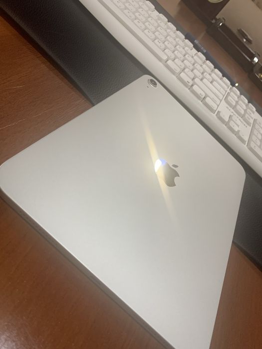 I pad A16 wi fi. 128 gb. Продается. Коробка зараядка и чехол бор