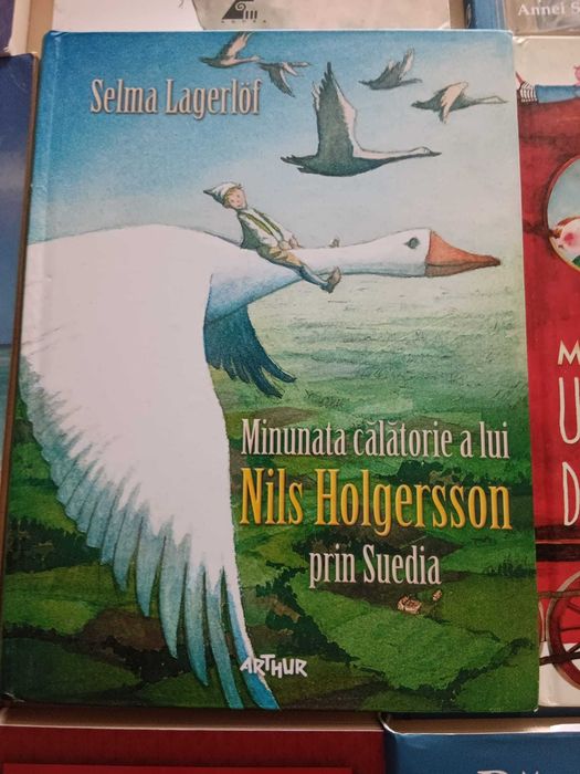 Vând cărți și colecții de cărți