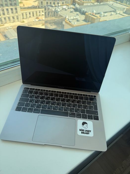 MacBook Air 13”