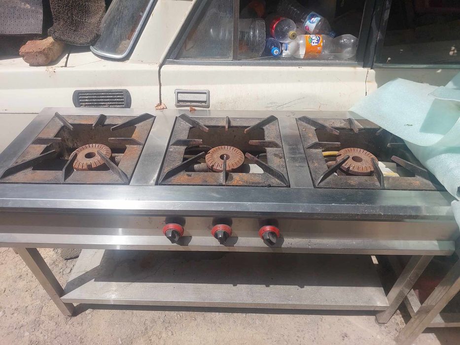 Gaz plita va nerjaveka stollar sotiladi