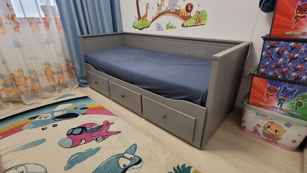 Pat HEMNES DIVAN gri
Divan