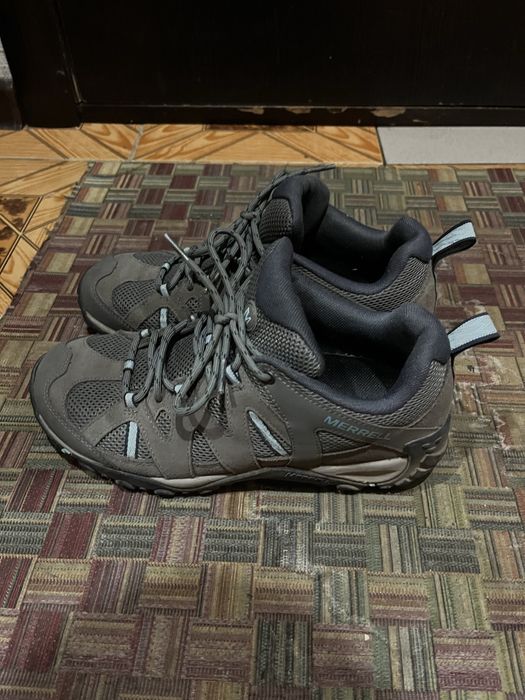 Продам обувь MERRELL