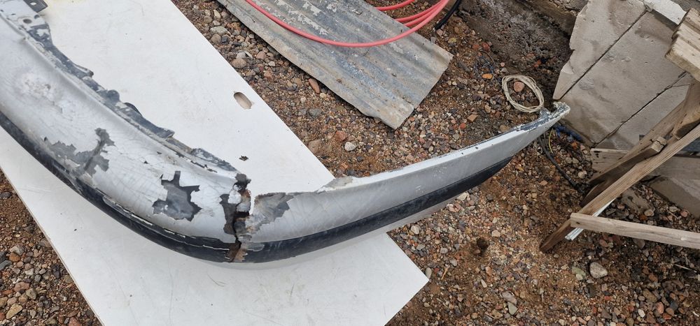 Бампер на тойота Карина Е