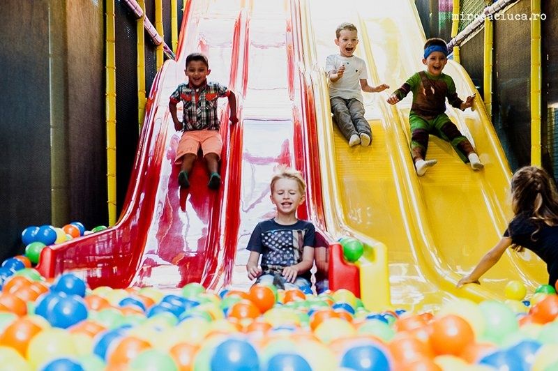 Tobogan pentru copii în stare foarte bună