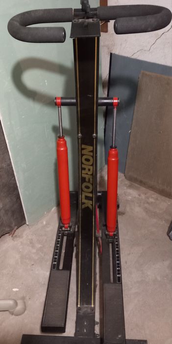 Степер Norfolk с дисплей - стягане на мускулите, кардио, понижаване х