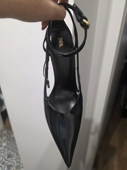 лачени обувки на ток Zara