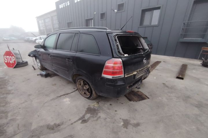 Intercooler Opel Zafira 2007 1.9 CDTI MT (150 hp)