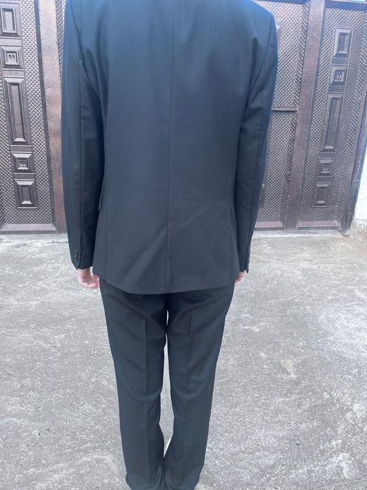 Костюм черный тройка