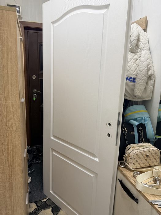 Крило врата бяла