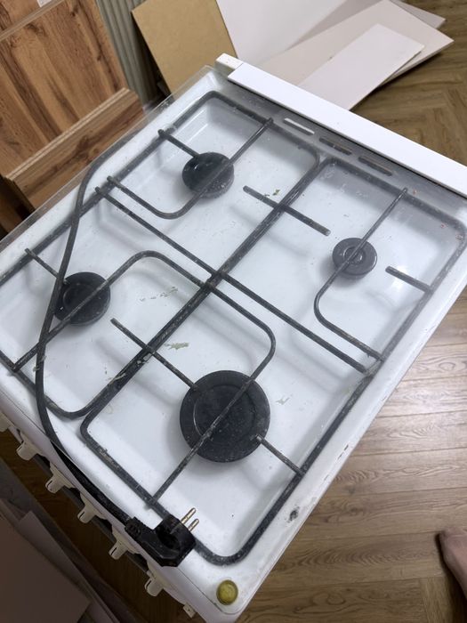 Продаю газ плиту с духовкой