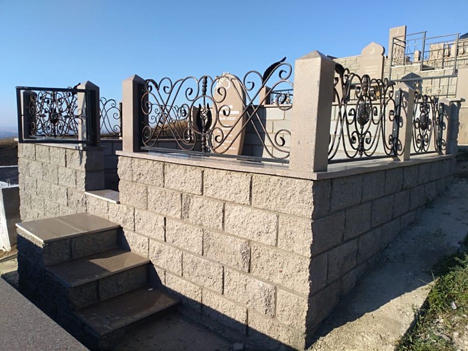 Памятники , мемореальные комплексы