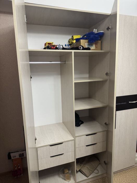 Продам шкаф для спальни