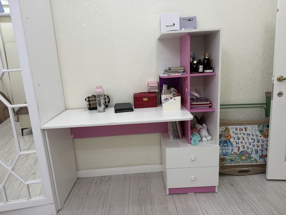 Продаю школьный шкаф