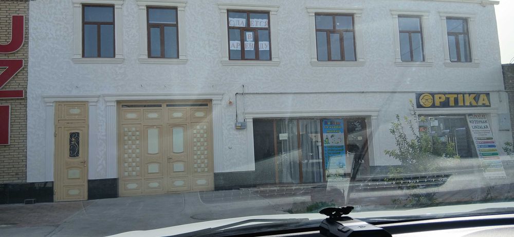 Продается   дом 2 этажа вдоль центральный дороги отличная лакация.